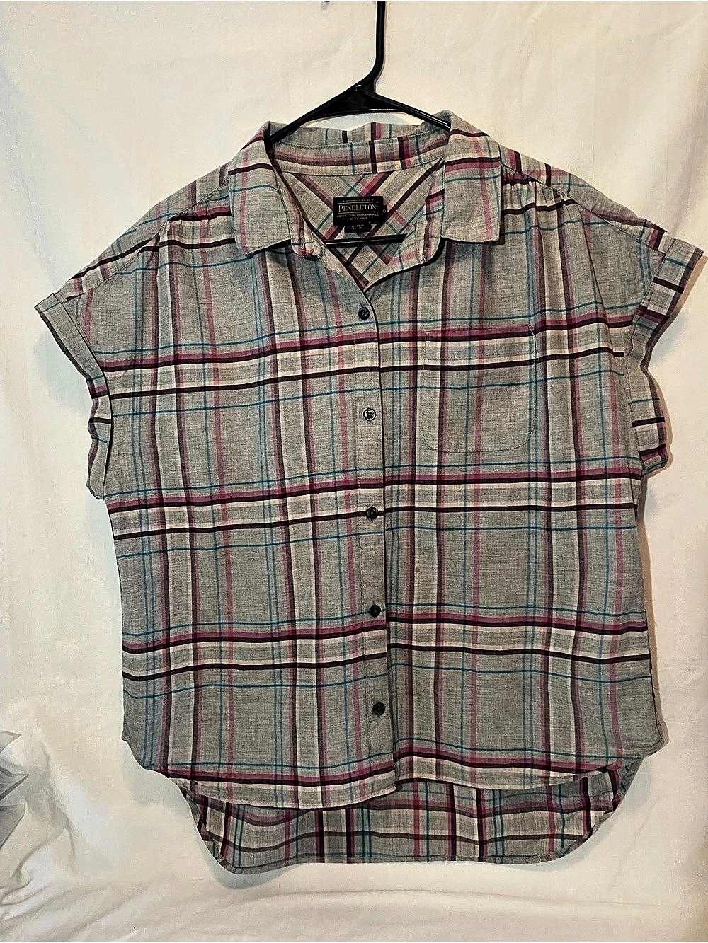 Pendleton Plaid Button Down Shirt in Gray & Pink Size Medium